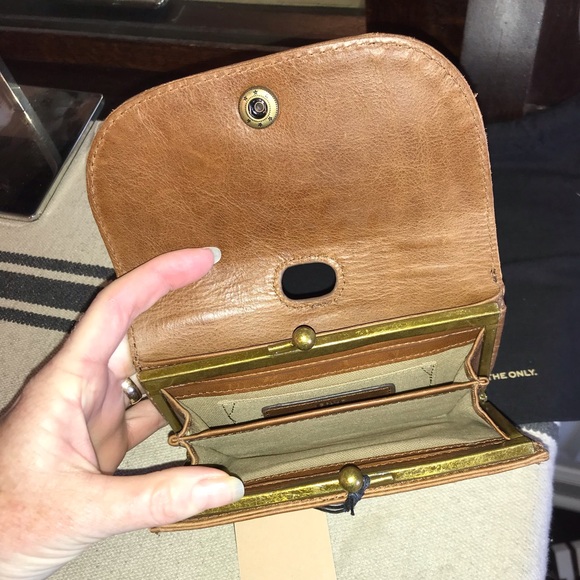 ⭐️ SALE ⭐️ NWT Frye Melissa Leather Clip Purse Wallet Retail $178 - Picture 10 of 13
